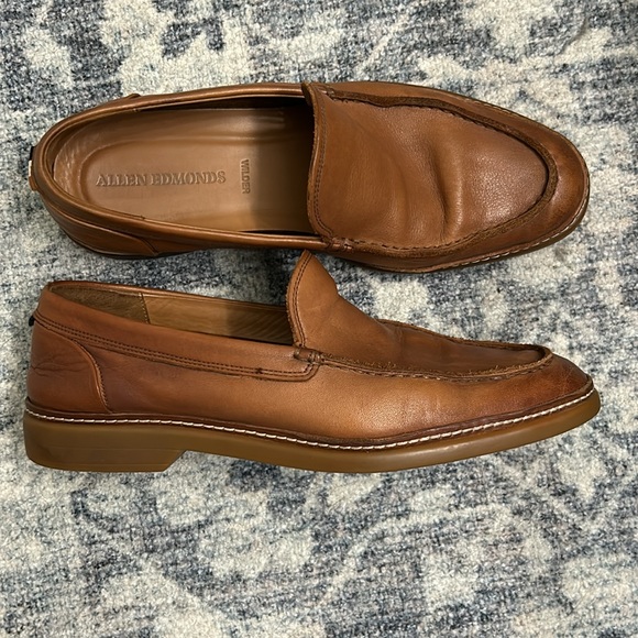 Allen Edmonds Men\'s Wilder Venetian casual, dress up leather Loafer- size 10.5D main image 6